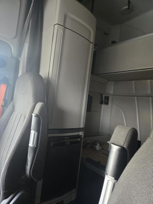 2021 Peterbilt 579-4