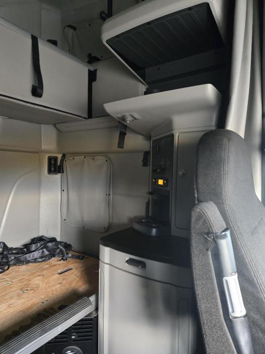 2021 Peterbilt 579-5