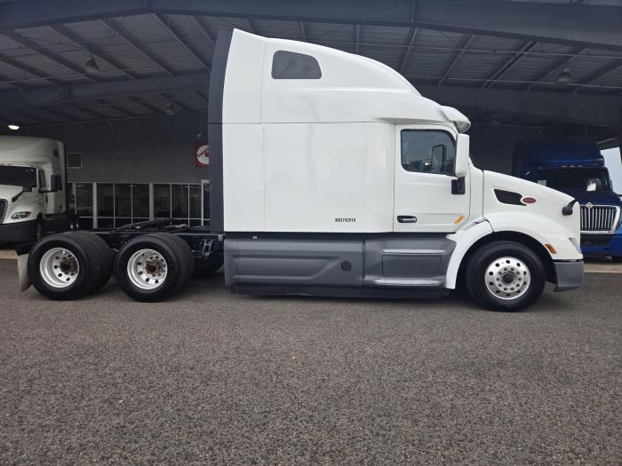 2021 Peterbilt 579-8