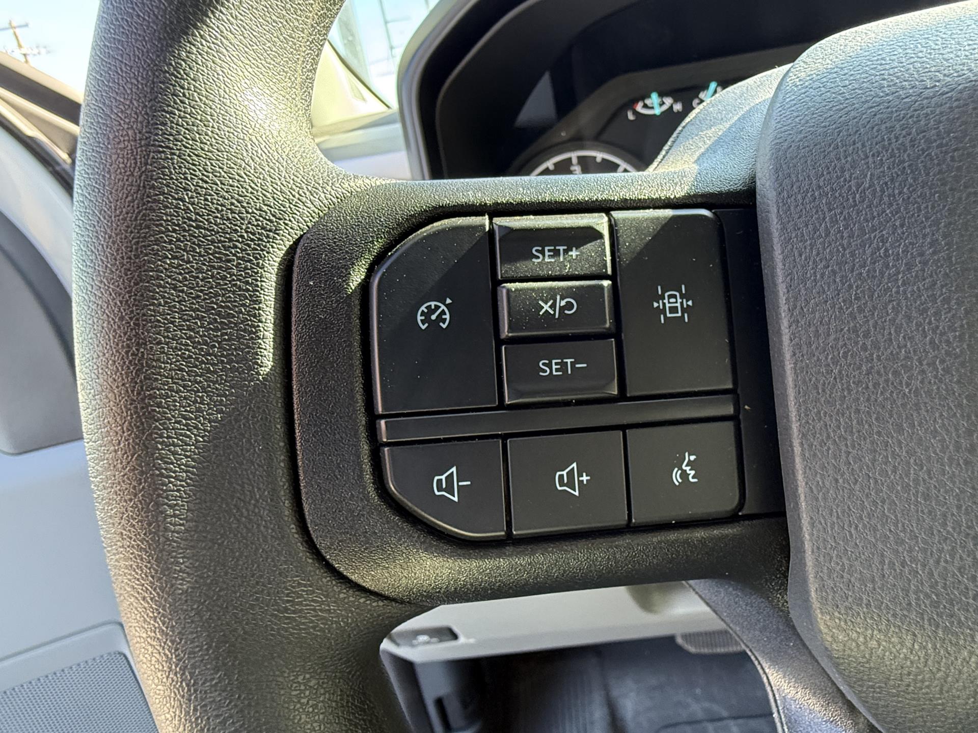 New 2025 Ford F-550 - photo 2