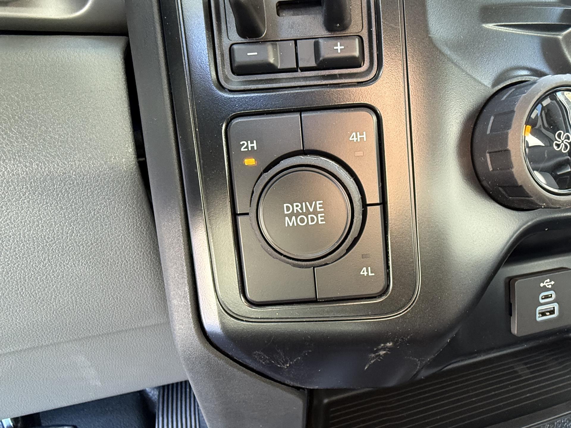 New 2025 Ford F-550 - photo 6