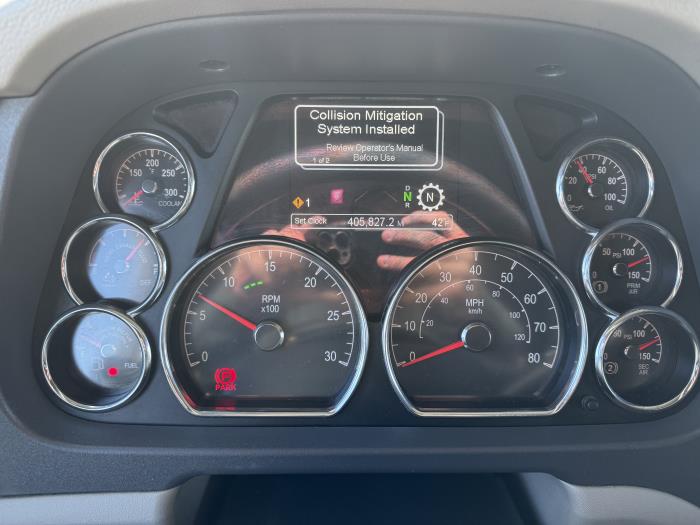 2021 Peterbilt 579-3