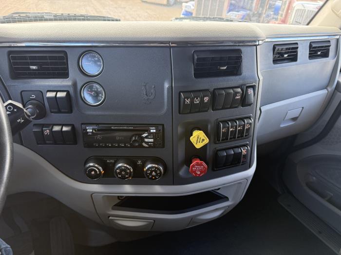 2021 Peterbilt 579-5