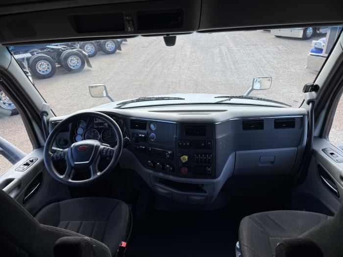 2021 Peterbilt 579-12