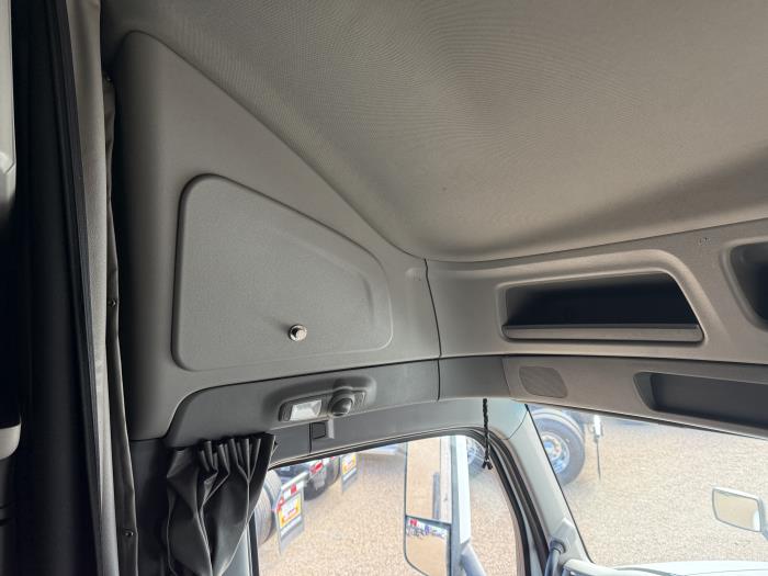 2021 Peterbilt 579-13