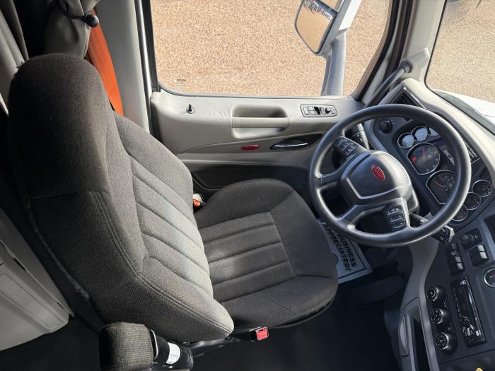 2021 Peterbilt 579-14
