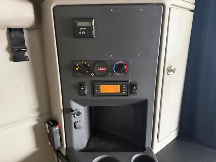 2021 Peterbilt 579-23