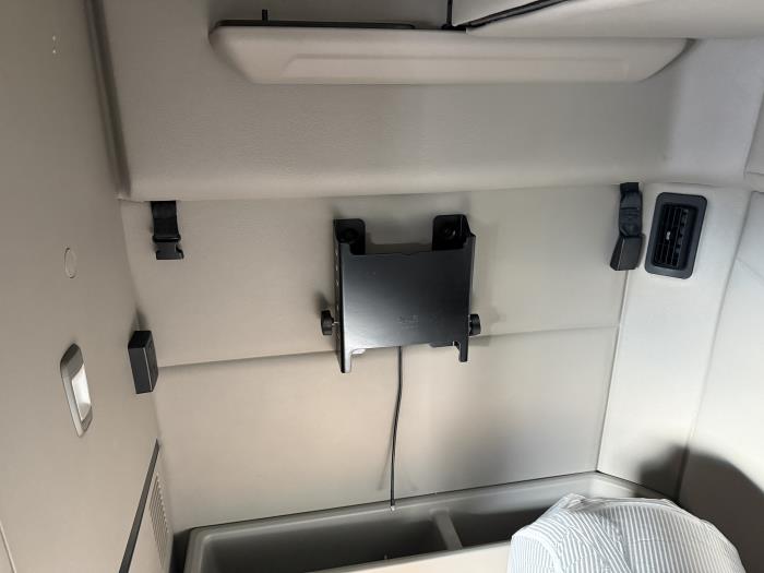 2021 Peterbilt 579-27