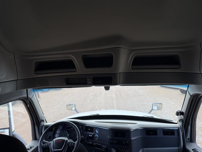 2021 Peterbilt 579-11