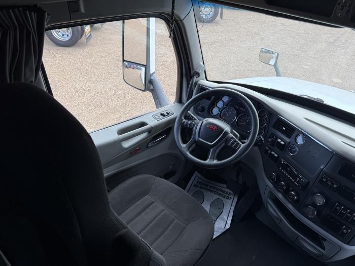 2021 Peterbilt 579-13