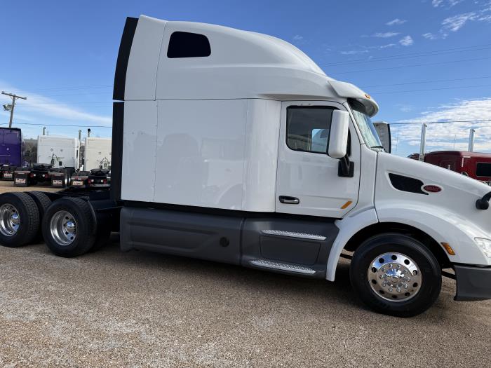 2021 Peterbilt 579-38