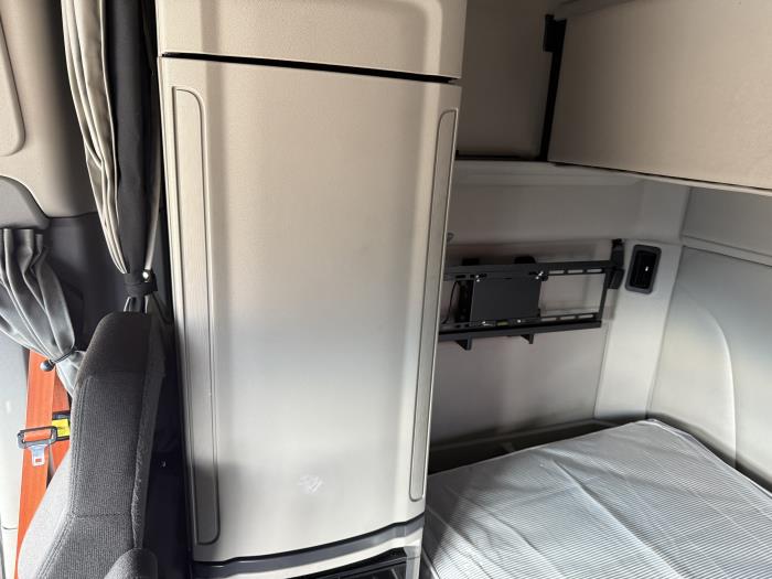 2021 Peterbilt 579-16