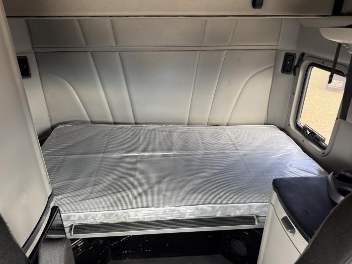 2021 Peterbilt 579-21