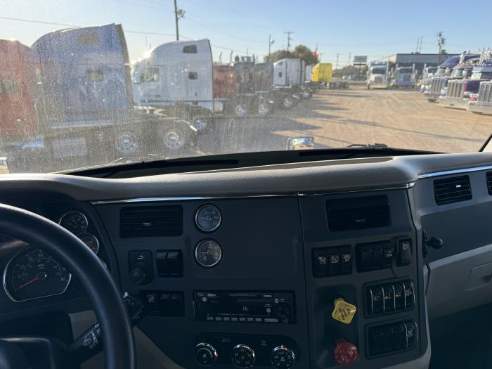 2021 Peterbilt 579-5