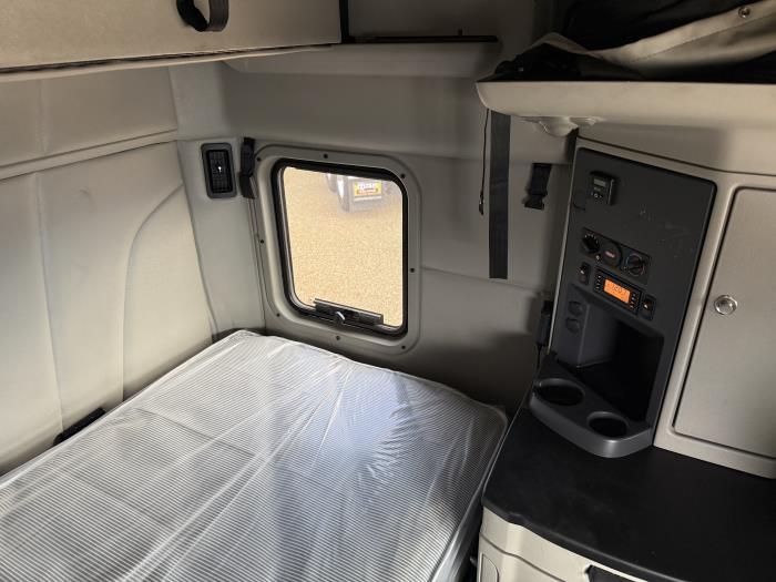 2021 Peterbilt 579-22