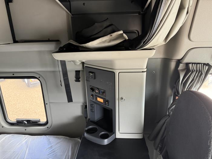 2021 Peterbilt 579-25