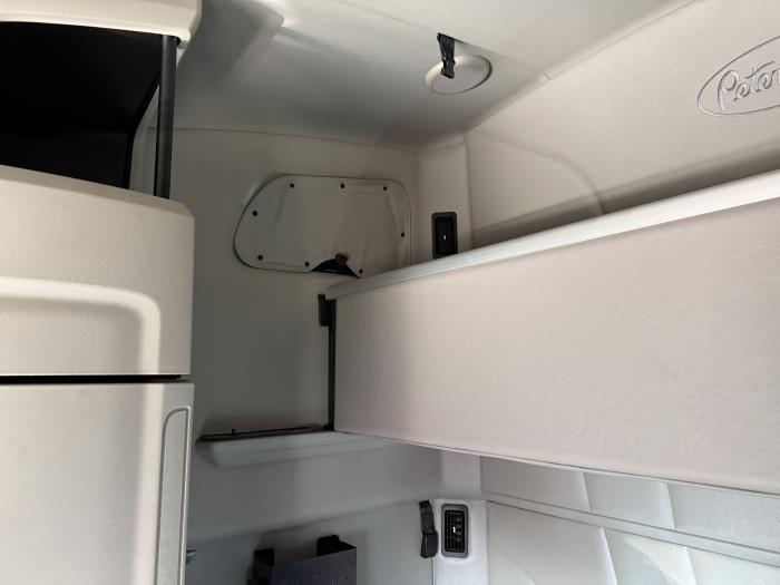 2021 Peterbilt 579-15