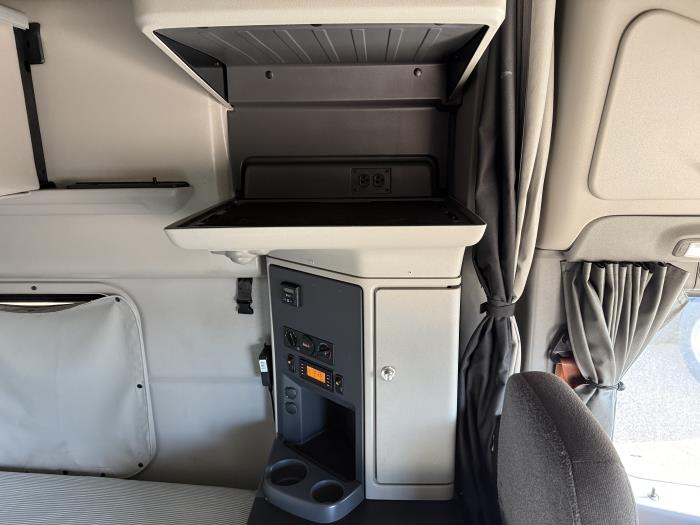 2021 Peterbilt 579-19