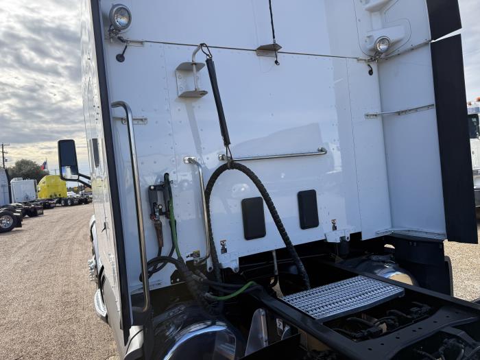 2021 Peterbilt 579-61