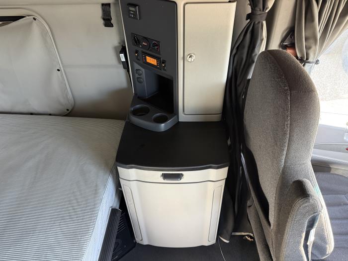 2021 Peterbilt 579-20