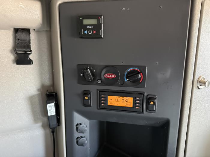 2021 Peterbilt 579-21