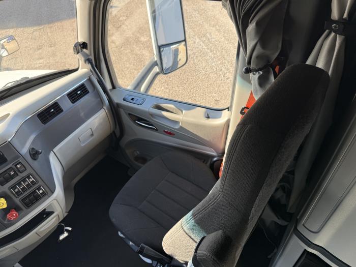 2021 Peterbilt 579-25