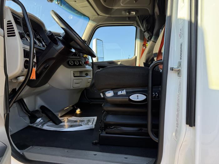 2021 Peterbilt 579-28