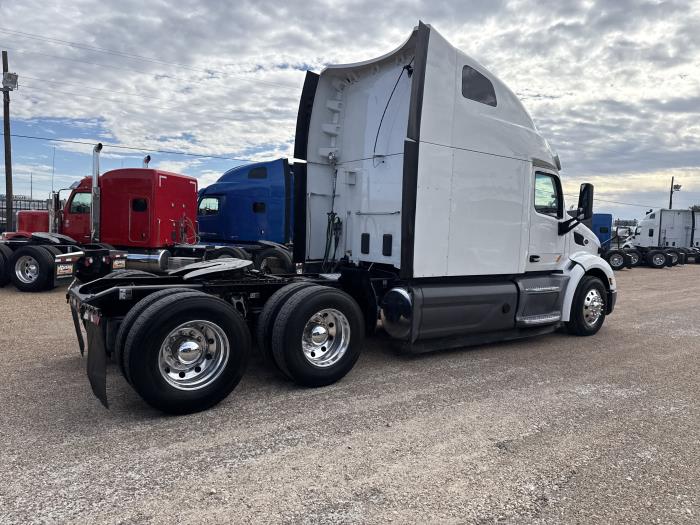 2021 Peterbilt 579-49