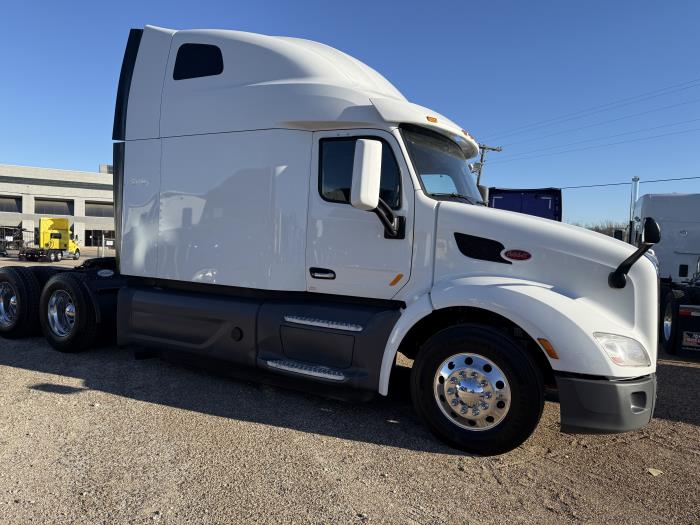 2021 Peterbilt 579-40