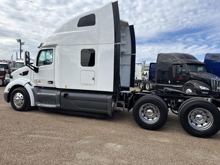 2021 Peterbilt 579-63