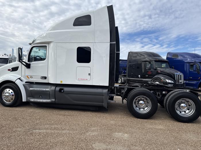 2021 Peterbilt 579-64
