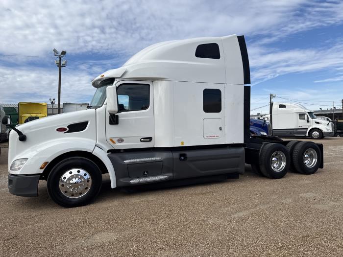 2021 Peterbilt 579-66