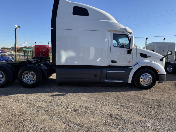 2021 Peterbilt 579-45