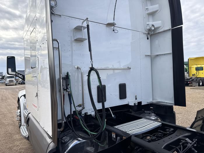 2021 Peterbilt 579-69