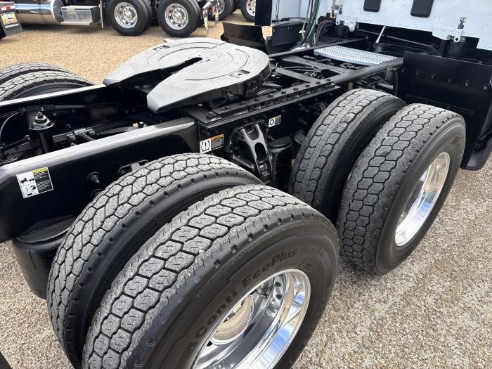 2021 Peterbilt 579-70