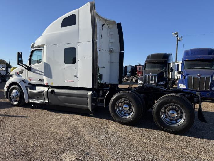 2021 Peterbilt 579-60