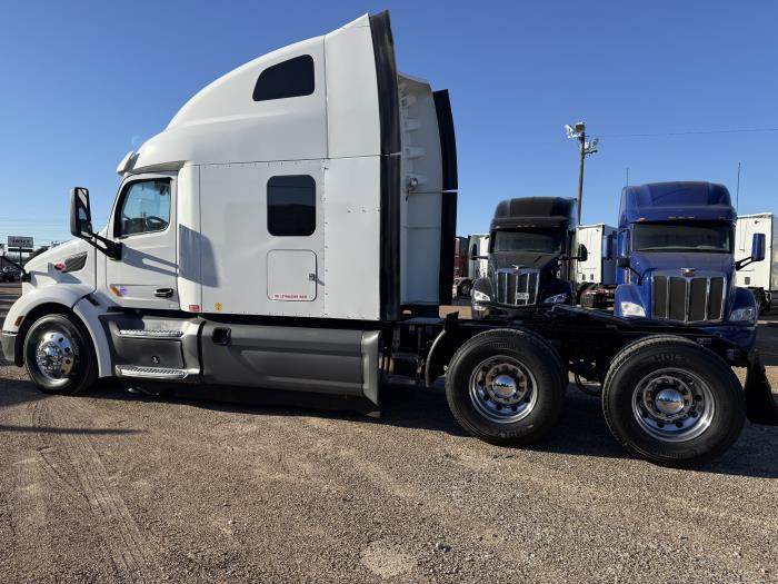 2021 Peterbilt 579-61