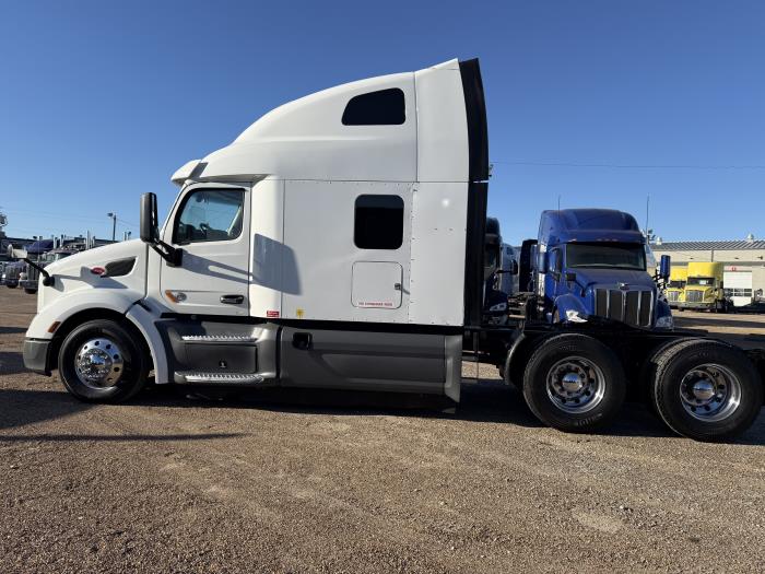 2021 Peterbilt 579-63