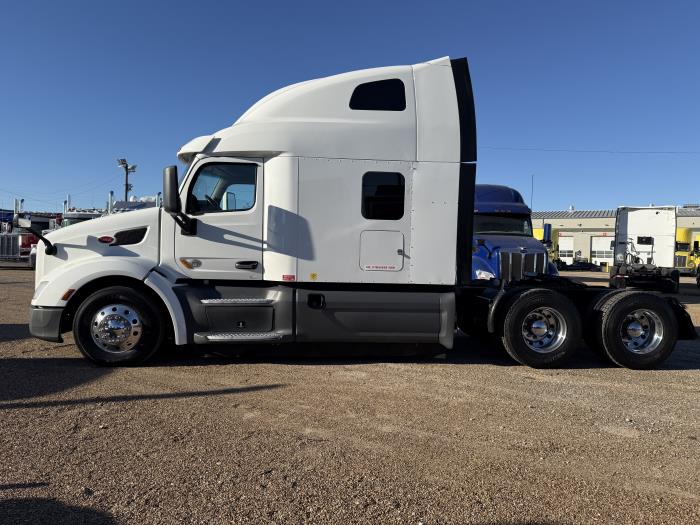 2021 Peterbilt 579-64
