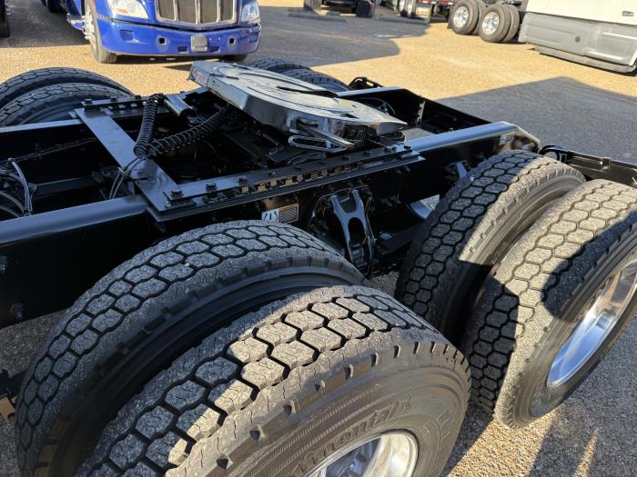 2021 Peterbilt 579-65