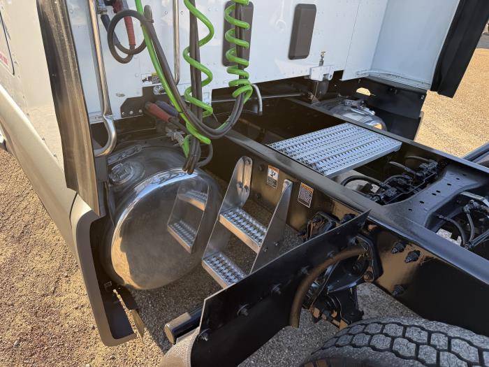 2021 Peterbilt 579-66