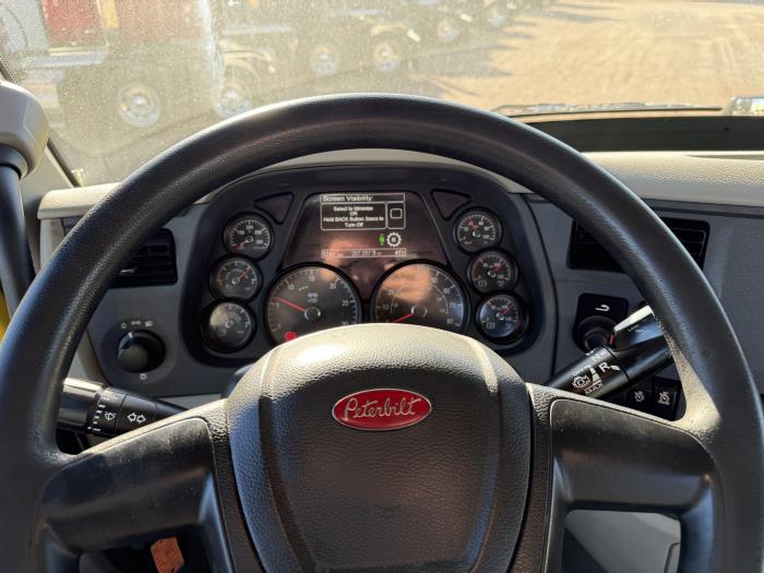 2021 Peterbilt 579-5