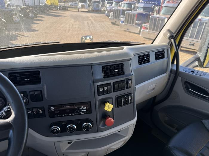 2021 Peterbilt 579-6