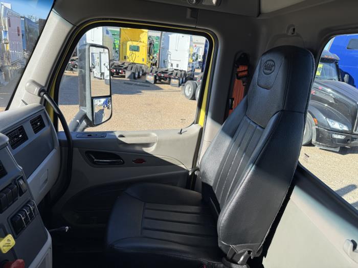 2021 Peterbilt 579-8