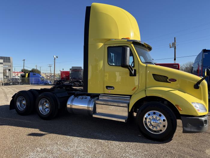 2021 Peterbilt 579-26