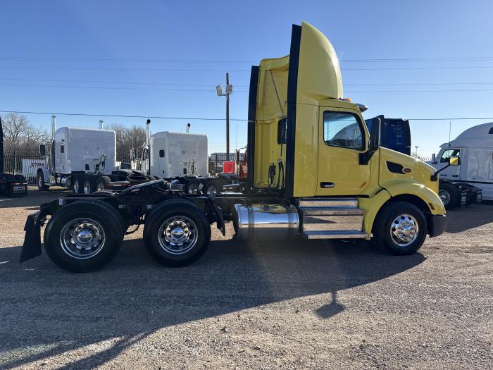 2021 Peterbilt 579-28