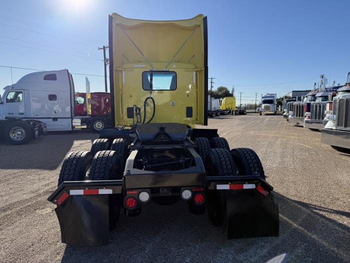 2021 Peterbilt 579-38