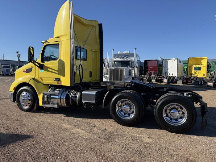 2021 Peterbilt 579-44