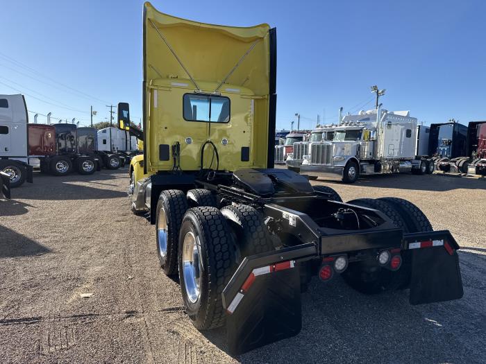 2021 Peterbilt 579-38