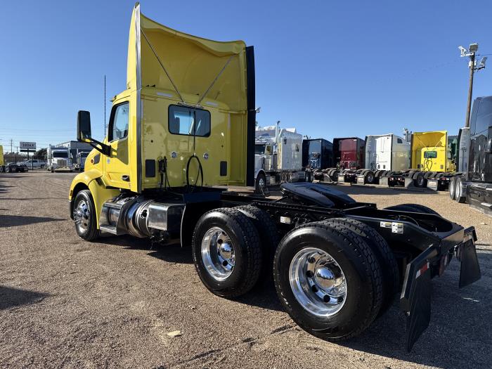 2021 Peterbilt 579-40
